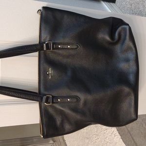 🔥 Kate Spade black leather bag.